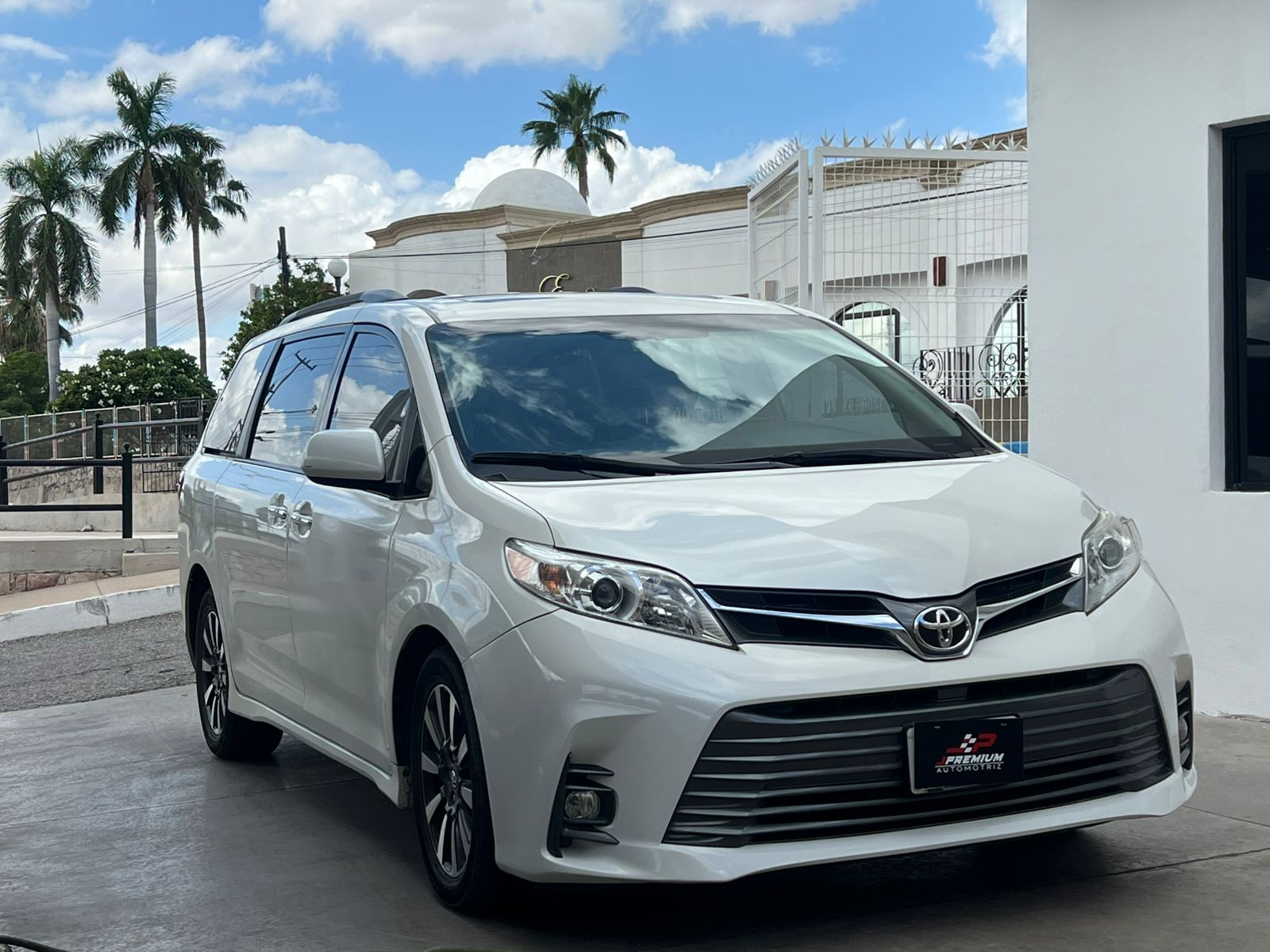 Toyota Sienna Xle 2018